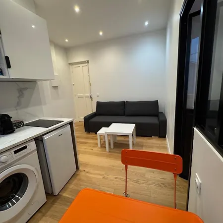 Apartment Modern And Cozy - 4 People