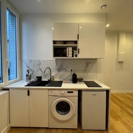 Modern And Cozy - 4 People Apartment
